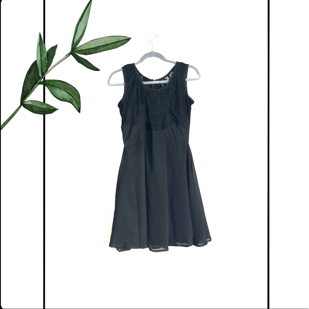 NWT CBRL Black Lace Sleeveless Dress